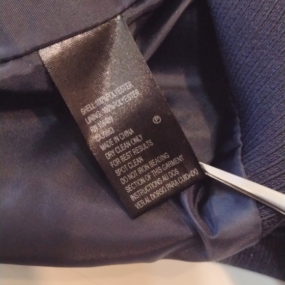 TAHARI Women's Black Blazer Size (14) - Picture 7 of 13